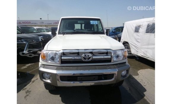 Buy Import Toyota Land Cruiser White Car in Import - Dubai in Aragatsotn Buy Import Toyota Land Cruiser White Car in Import - Dubai in Aragatsotn