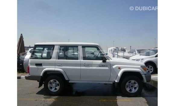 Buy Import Toyota Land Cruiser White Car in Import - Dubai in Aragatsotn Buy Import Toyota Land Cruiser White Car in Import - Dubai in Aragatsotn