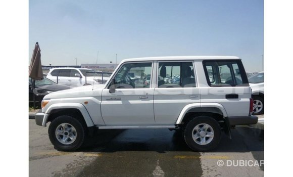 Buy Import Toyota Land Cruiser White Car in Import - Dubai in Aragatsotn Buy Import Toyota Land Cruiser White Car in Import - Dubai in Aragatsotn