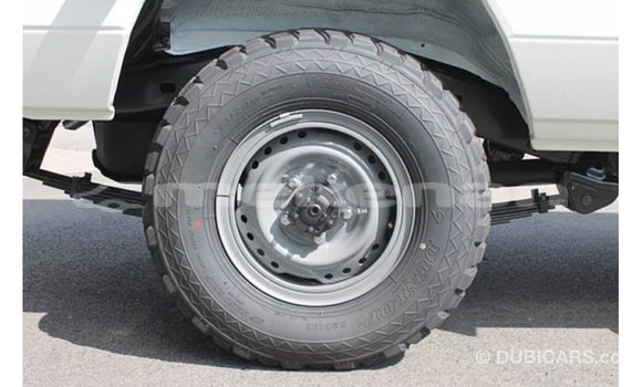 Buy Import Toyota Land Cruiser White Car in Import - Dubai in Aragatsotn Buy Import Toyota Land Cruiser White Car in Import - Dubai in Aragatsotn