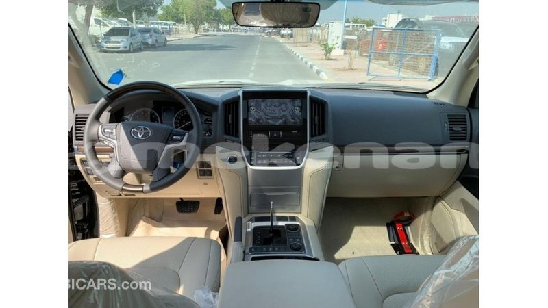 Big with watermark toyota land cruiser aragatsotn import dubai 2365