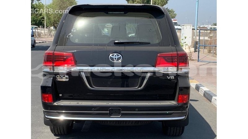 Big with watermark toyota land cruiser aragatsotn import dubai 2365