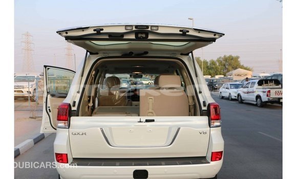 Buy Import Toyota Land Cruiser White Car in Import - Dubai in Aragatsotn Buy Import Toyota Land Cruiser White Car in Import - Dubai in Aragatsotn