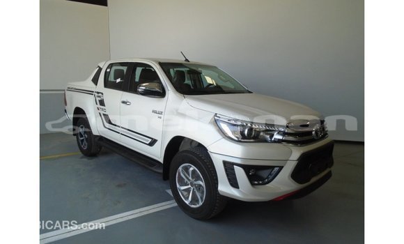Buy Import Toyota Hilux White Car in Import - Dubai in Aragatsotn Buy Import Toyota Hilux White Car in Import - Dubai in Aragatsotn