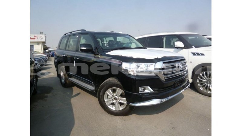 Big with watermark toyota land cruiser aragatsotn import dubai 2389