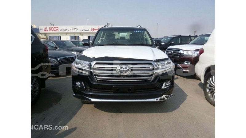 Big with watermark toyota land cruiser aragatsotn import dubai 2389