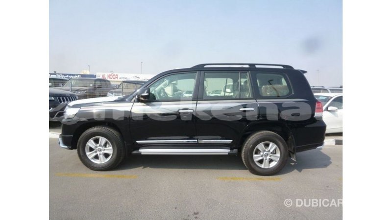 Big with watermark toyota land cruiser aragatsotn import dubai 2389