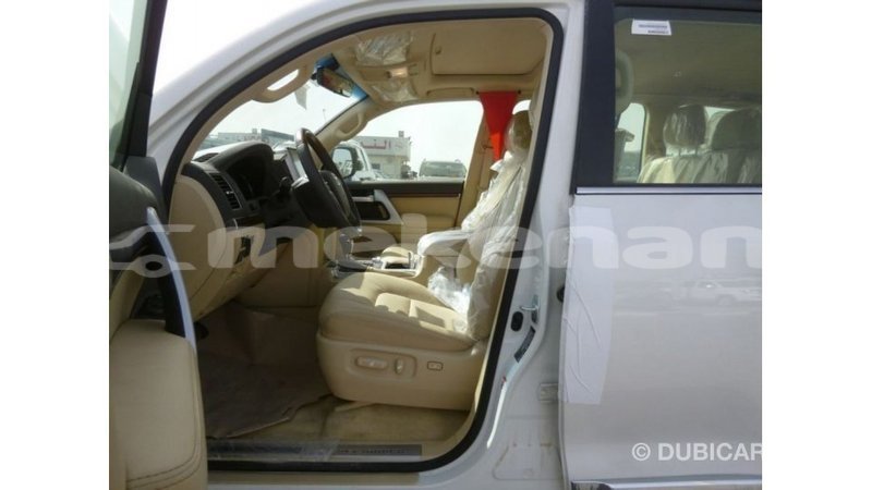 Big with watermark toyota land cruiser aragatsotn import dubai 2393