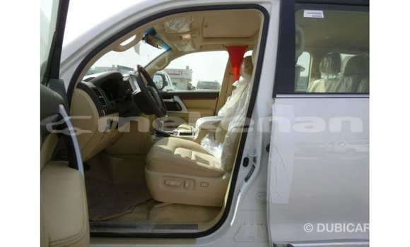 Buy Import Toyota Land Cruiser White Car in Import - Dubai in Aragatsotn Buy Import Toyota Land Cruiser White Car in Import - Dubai in Aragatsotn