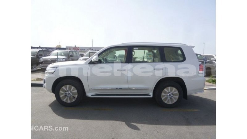 Big with watermark toyota land cruiser aragatsotn import dubai 2393
