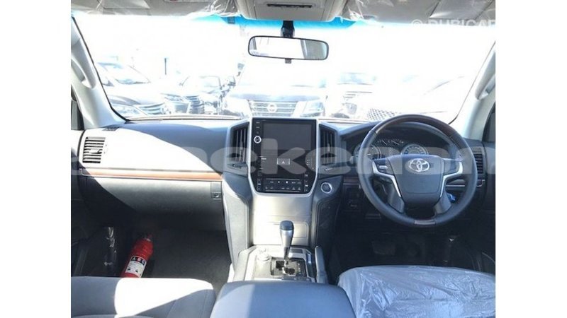 Big with watermark toyota land cruiser aragatsotn import dubai 2398