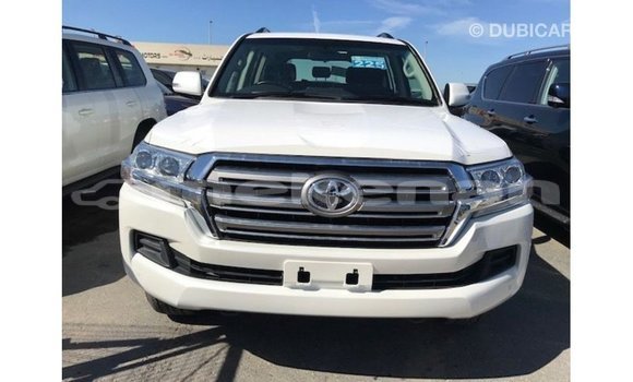 Buy Import Toyota Land Cruiser White Car in Import - Dubai in Aragatsotn Buy Import Toyota Land Cruiser White Car in Import - Dubai in Aragatsotn
