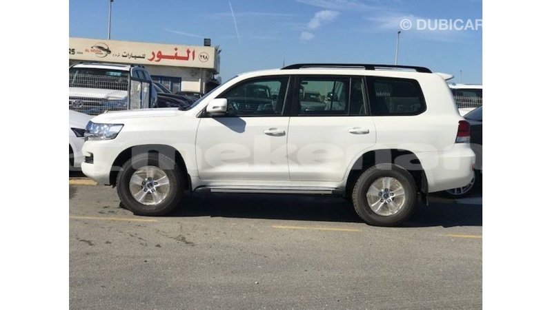Big with watermark toyota land cruiser aragatsotn import dubai 2398
