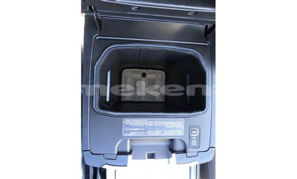 Buy Import Toyota Land Cruiser White Car in Import - Dubai in Aragatsotn Buy Import Toyota Land Cruiser White Car in Import - Dubai in Aragatsotn