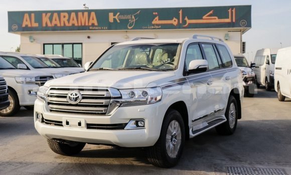 Buy Import Toyota Land Cruiser White Car in Import - Dubai in Aragatsotn Buy Import Toyota Land Cruiser White Car in Import - Dubai in Aragatsotn