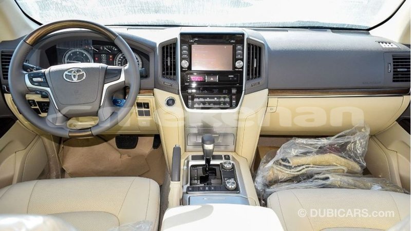 Big with watermark toyota land cruiser aragatsotn import dubai 2414