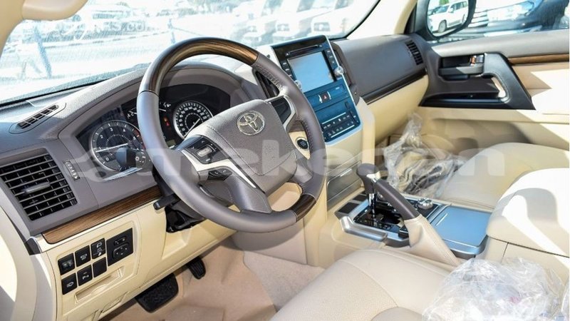 Big with watermark toyota land cruiser aragatsotn import dubai 2414