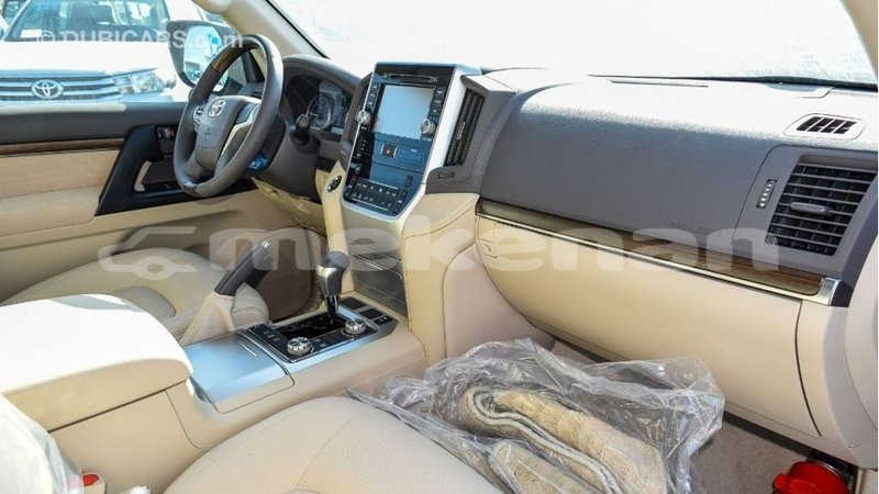 Big with watermark toyota land cruiser aragatsotn import dubai 2414