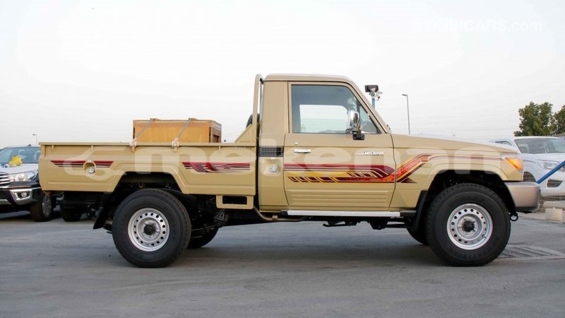 Big with watermark toyota land cruiser aragatsotn import dubai 2415
