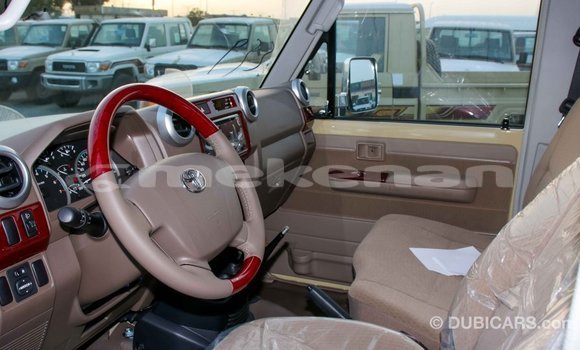 Buy Import Toyota Land Cruiser Beige Car in Import - Dubai in Aragatsotn Buy Import Toyota Land Cruiser Beige Car in Import - Dubai in Aragatsotn