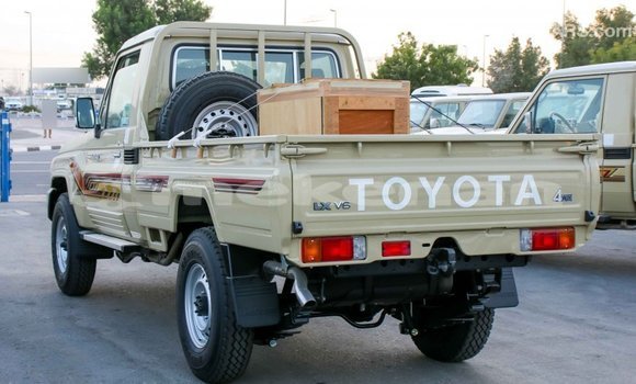 Buy Import Toyota Land Cruiser Beige Car in Import - Dubai in Aragatsotn Buy Import Toyota Land Cruiser Beige Car in Import - Dubai in Aragatsotn