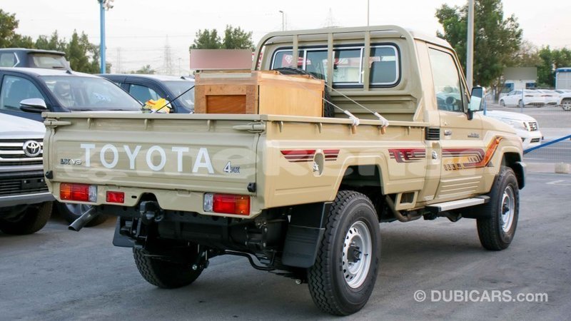 Big with watermark toyota land cruiser aragatsotn import dubai 2415