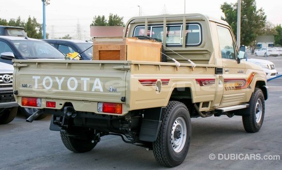 Buy Import Toyota Land Cruiser Beige Car in Import - Dubai in Aragatsotn Buy Import Toyota Land Cruiser Beige Car in Import - Dubai in Aragatsotn