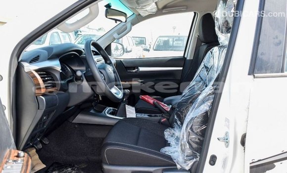 Buy Import Toyota Hilux White Car in Import - Dubai in Aragatsotn Buy Import Toyota Hilux White Car in Import - Dubai in Aragatsotn