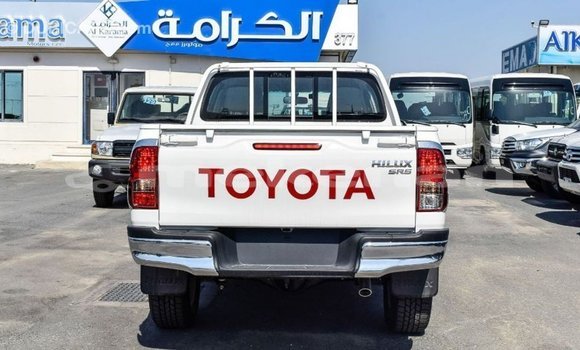 Buy Import Toyota Hilux White Car in Import - Dubai in Aragatsotn Buy Import Toyota Hilux White Car in Import - Dubai in Aragatsotn