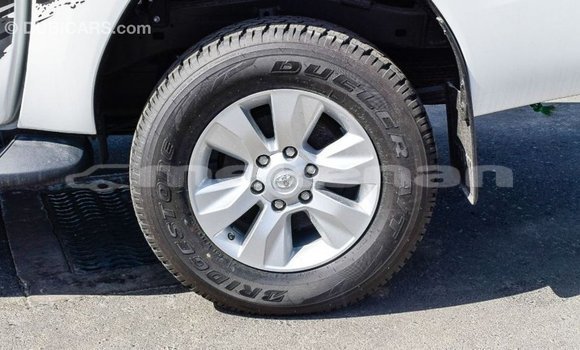 Buy Import Toyota Hilux White Car in Import - Dubai in Aragatsotn Buy Import Toyota Hilux White Car in Import - Dubai in Aragatsotn