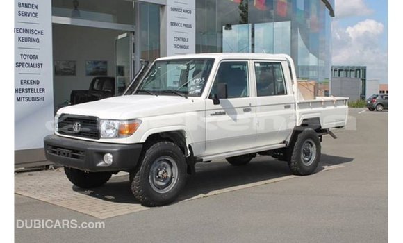 Buy Import Toyota Land Cruiser White Car in Import - Dubai in Aragatsotn Buy Import Toyota Land Cruiser White Car in Import - Dubai in Aragatsotn