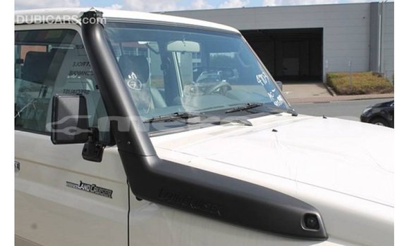Buy Import Toyota Land Cruiser White Car in Import - Dubai in Aragatsotn Buy Import Toyota Land Cruiser White Car in Import - Dubai in Aragatsotn