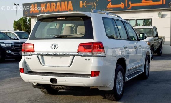 Buy Import Toyota Land Cruiser White Car in Import - Dubai in Aragatsotn Buy Import Toyota Land Cruiser White Car in Import - Dubai in Aragatsotn