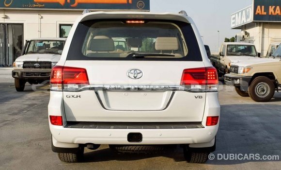 Buy Import Toyota Land Cruiser White Car in Import - Dubai in Aragatsotn Buy Import Toyota Land Cruiser White Car in Import - Dubai in Aragatsotn