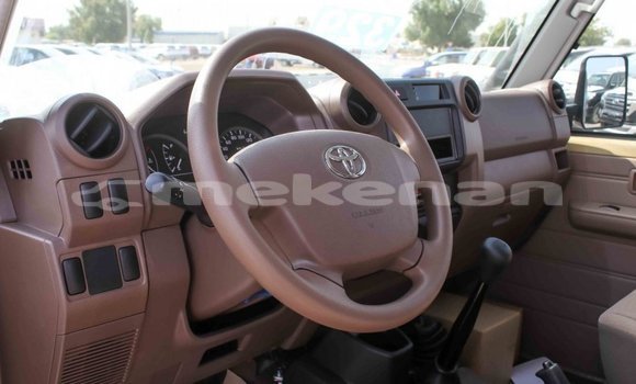 Buy Import Toyota Land Cruiser Beige Car in Import - Dubai in Aragatsotn Buy Import Toyota Land Cruiser Beige Car in Import - Dubai in Aragatsotn