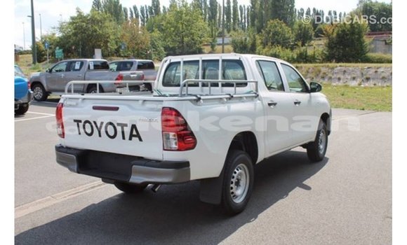 Buy Import Toyota Hilux White Car in Import - Dubai in Aragatsotn Buy Import Toyota Hilux White Car in Import - Dubai in Aragatsotn