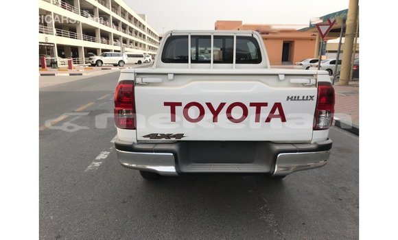 Buy Import Toyota Hilux White Car in Import - Dubai in Aragatsotn Buy Import Toyota Hilux White Car in Import - Dubai in Aragatsotn