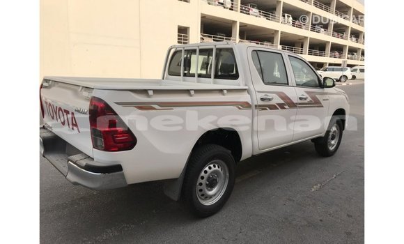 Buy Import Toyota Hilux White Car in Import - Dubai in Aragatsotn Buy Import Toyota Hilux White Car in Import - Dubai in Aragatsotn