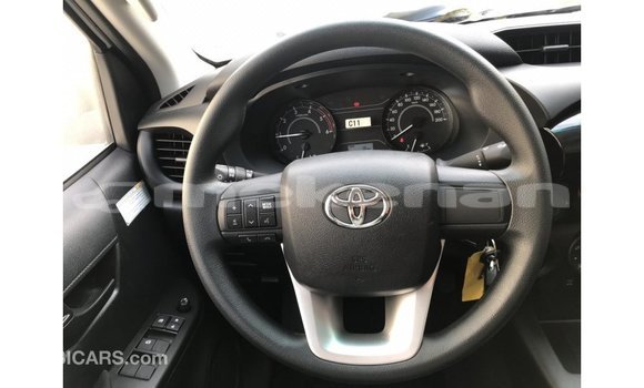 Buy Import Toyota Hilux White Car in Import - Dubai in Aragatsotn Buy Import Toyota Hilux White Car in Import - Dubai in Aragatsotn