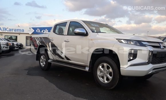 Buy Import Mitsubishi L200 White Car in Import - Dubai in Aragatsotn Buy Import Mitsubishi L200 White Car in Import - Dubai in Aragatsotn