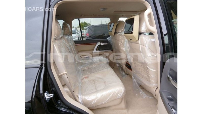 Big with watermark toyota land cruiser aragatsotn import dubai 2456