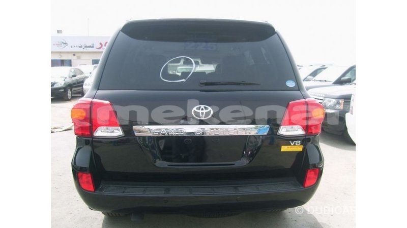 Big with watermark toyota land cruiser aragatsotn import dubai 2459