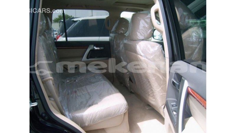 Big with watermark toyota land cruiser aragatsotn import dubai 2459