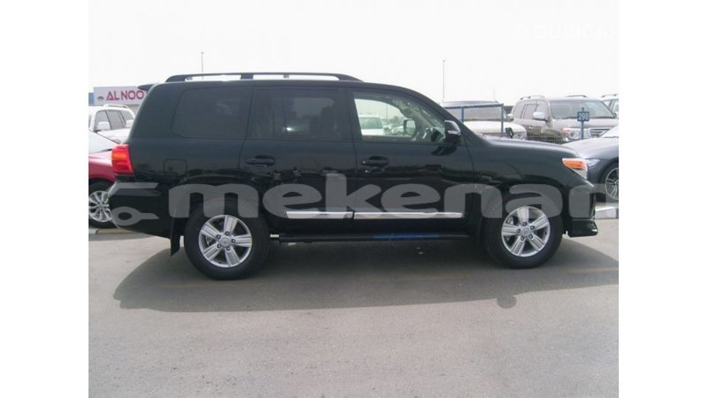 Big with watermark toyota land cruiser aragatsotn import dubai 2459