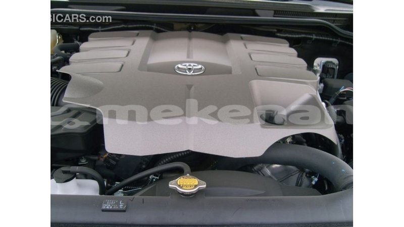 Big with watermark toyota land cruiser aragatsotn import dubai 2459