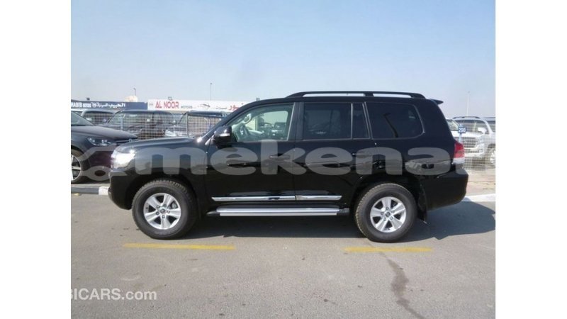 Big with watermark toyota land cruiser aragatsotn import dubai 2467