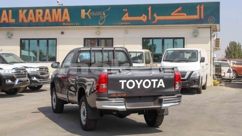Big with watermark toyota hilux aragatsotn import dubai 2470