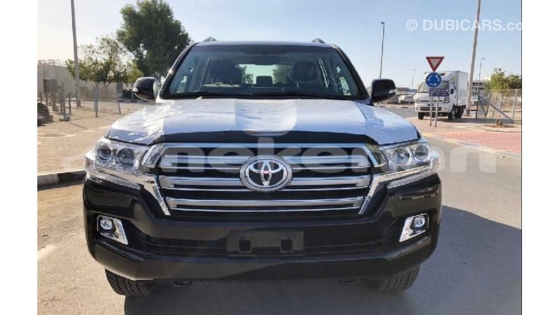 Big with watermark toyota land cruiser aragatsotn import dubai 2472