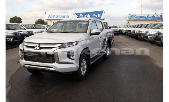 Buy Import Mitsubishi L200 White Car in Import - Dubai in Aragatsotn Buy Import Mitsubishi L200 White Car in Import - Dubai in Aragatsotn
