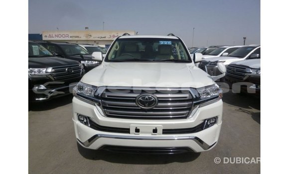 Buy Import Toyota Land Cruiser White Car in Import - Dubai in Aragatsotn Buy Import Toyota Land Cruiser White Car in Import - Dubai in Aragatsotn